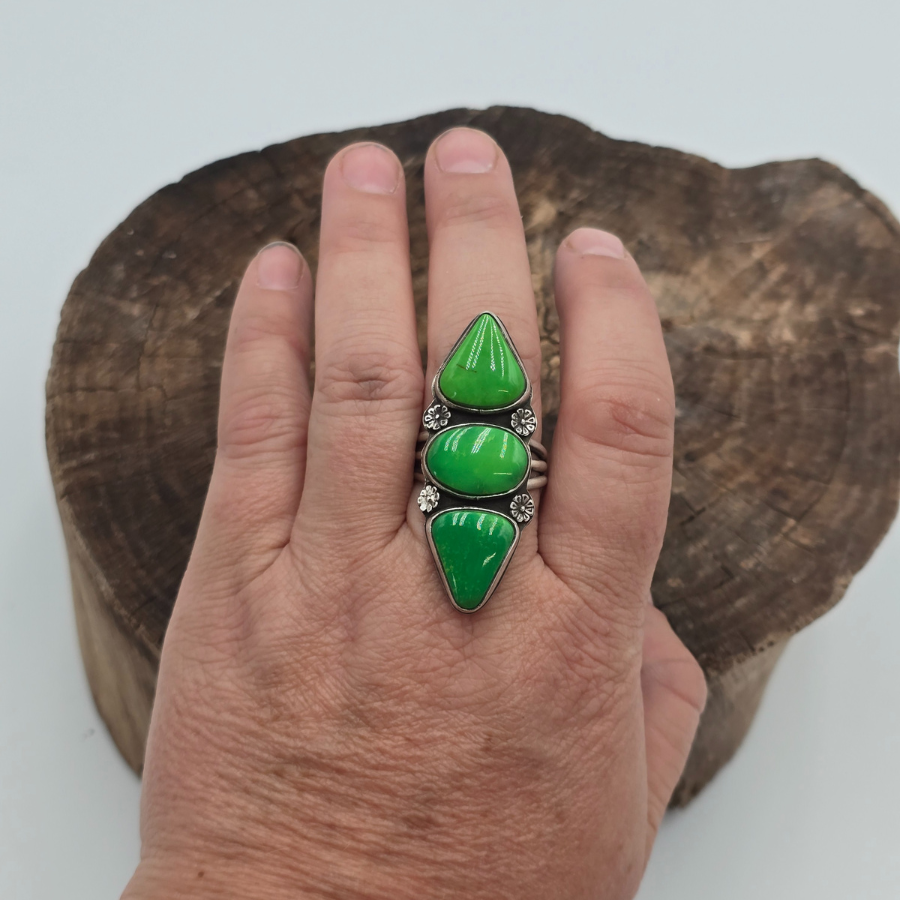 3 Stone Manhattan Green Ring