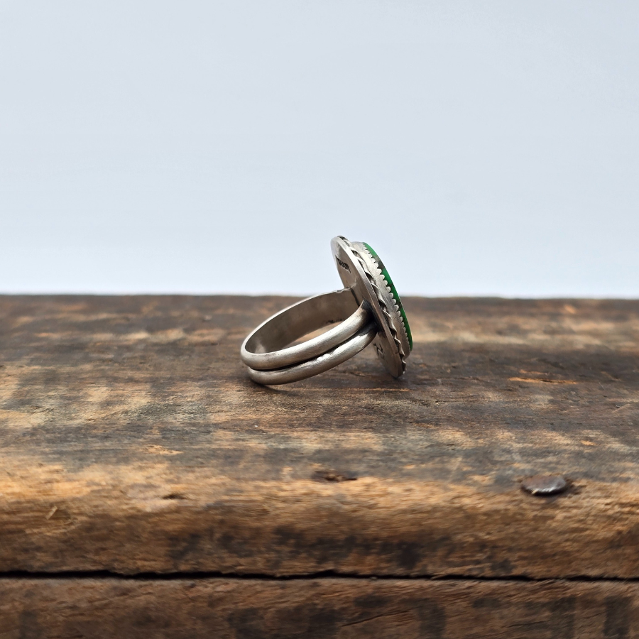 Oval Manhattan Green Ring