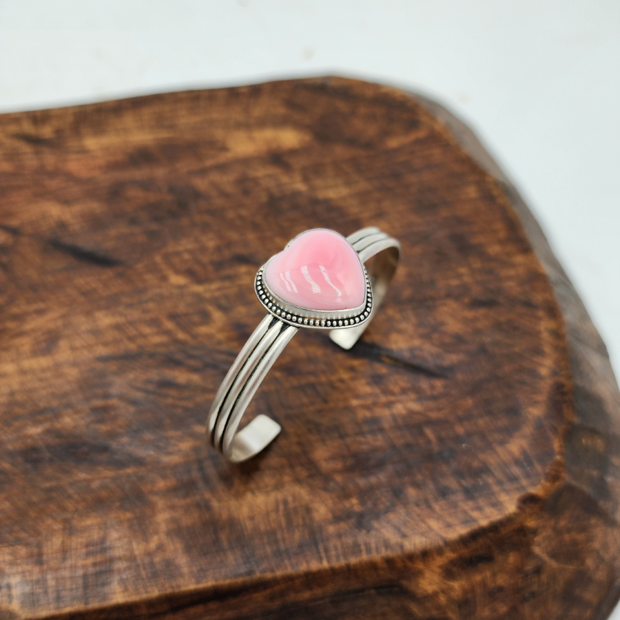 Pink Conch Heart Bracelet