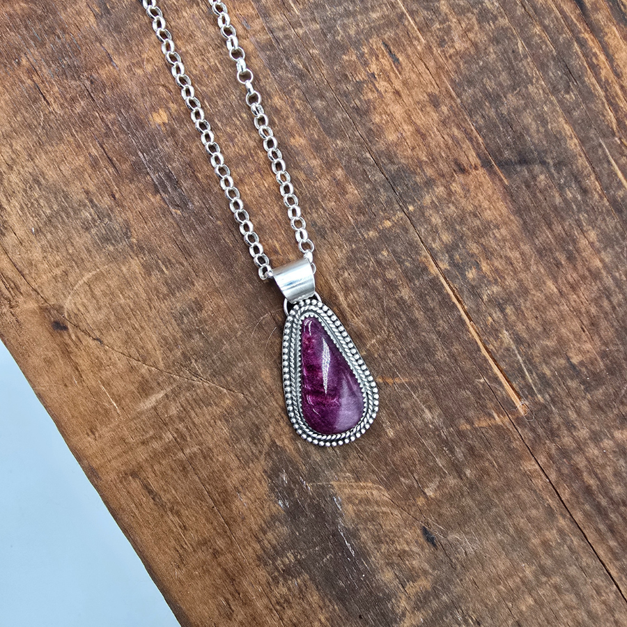 Spiny Oyster Teardrop Necklace