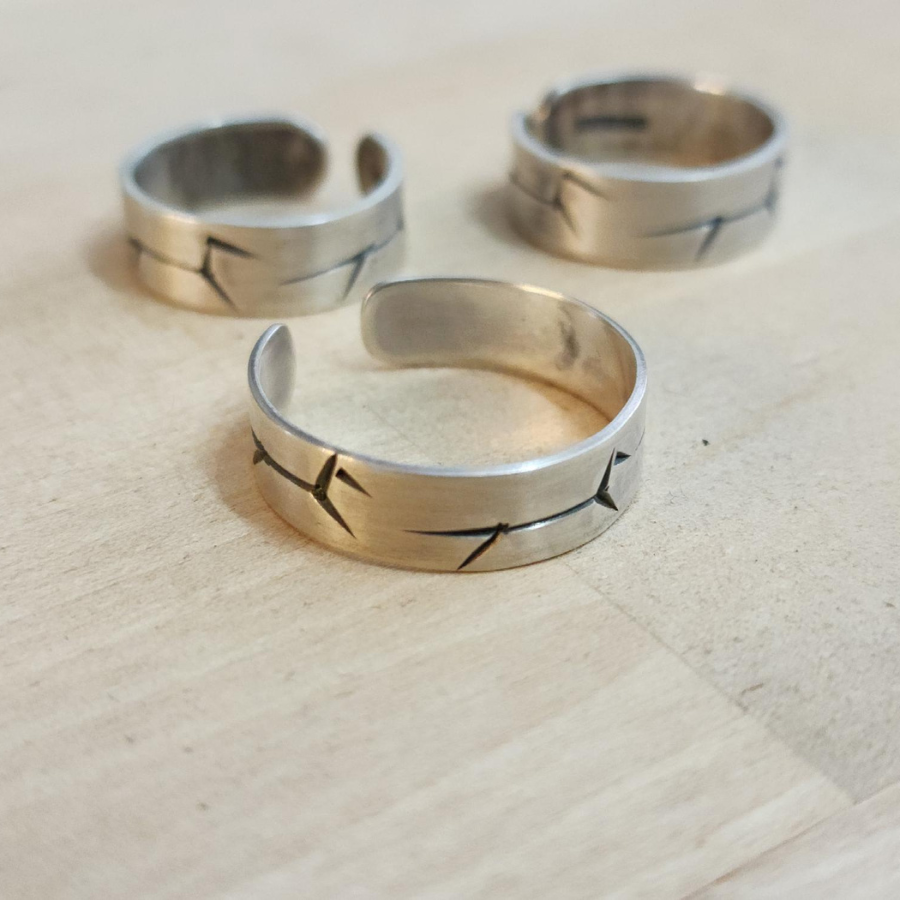 Broken Horse Ring | Sterling Silver