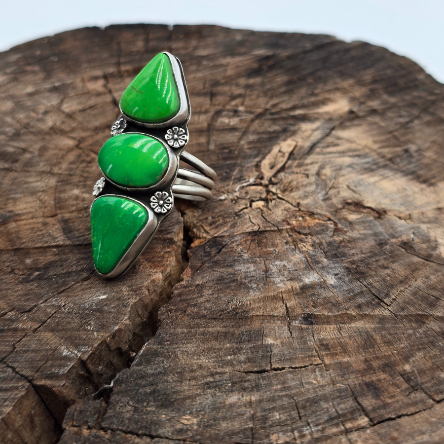 3 Stone Manhattan Green Ring