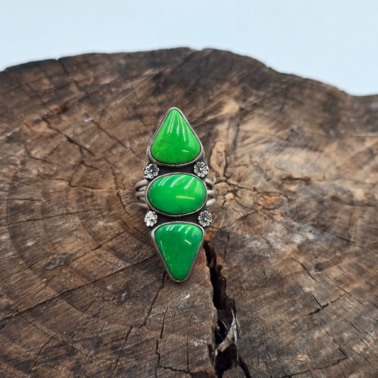 3 Stone Manhattan Green Ring
