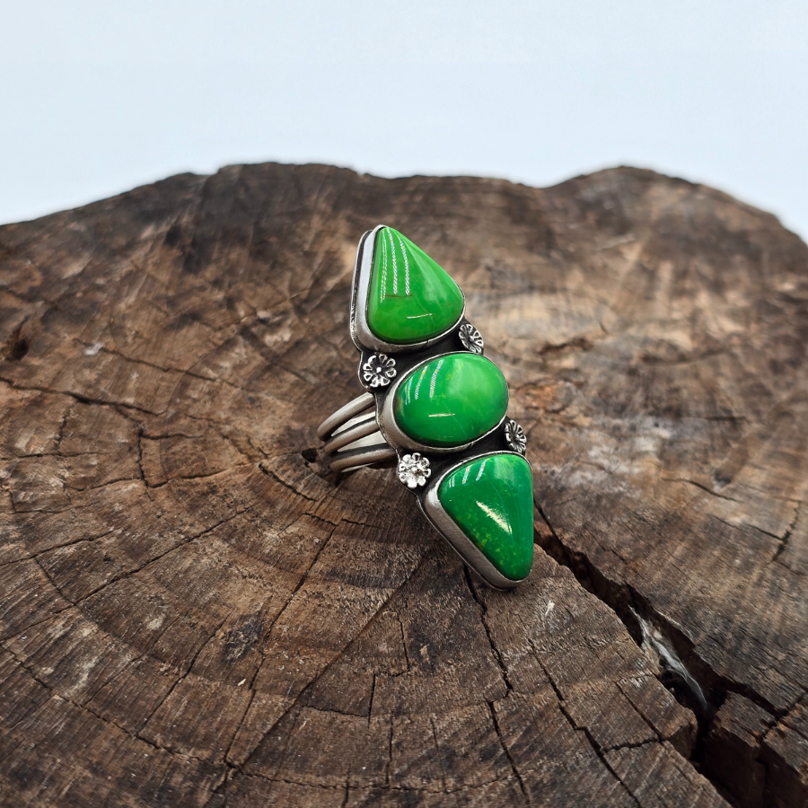 3 Stone Manhattan Green Ring