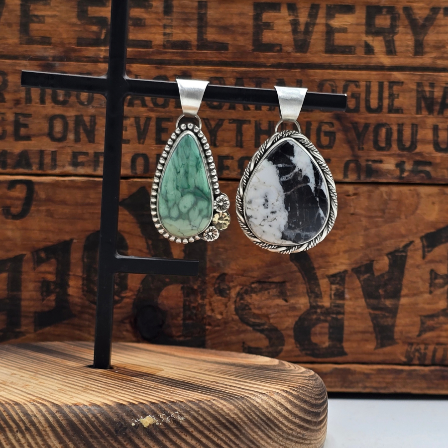 Broken Arrow Variscite and Flowers Pendant
