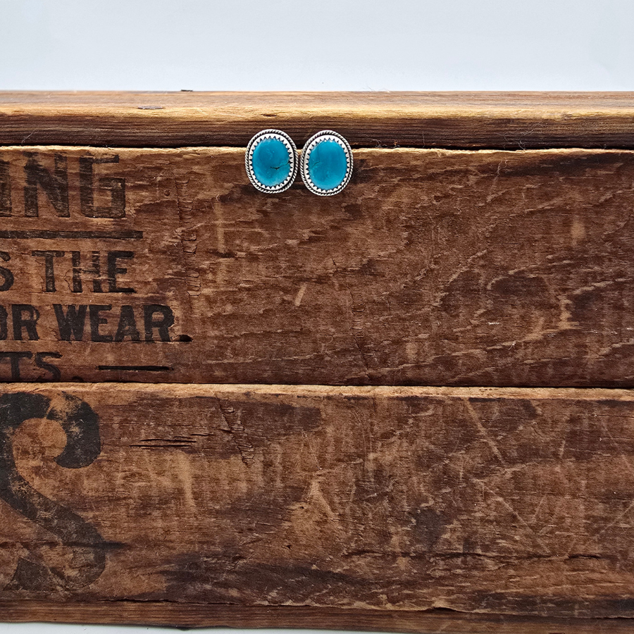 Campitos Stud Earrings