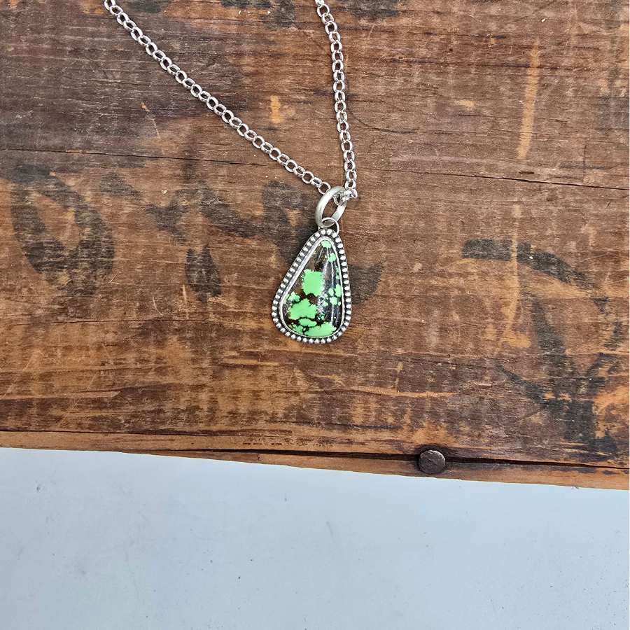 Hubei Teardrop Necklace