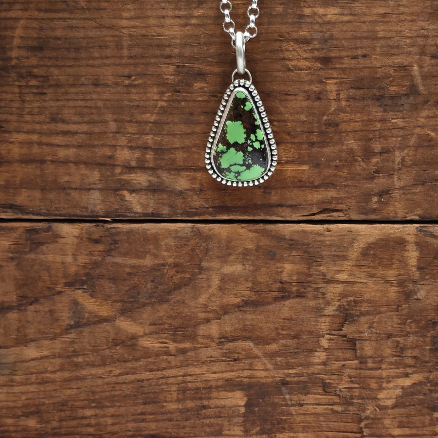 Hubei Teardrop Necklace