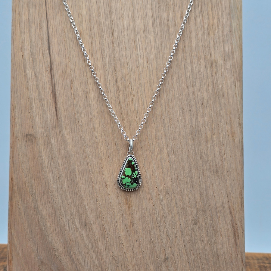 Hubei Teardrop Necklace