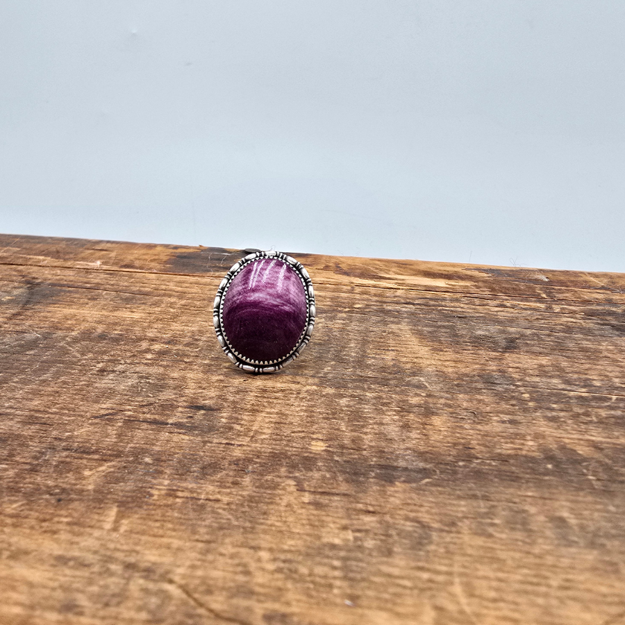 Purple Spiny Oyster Oval Ring