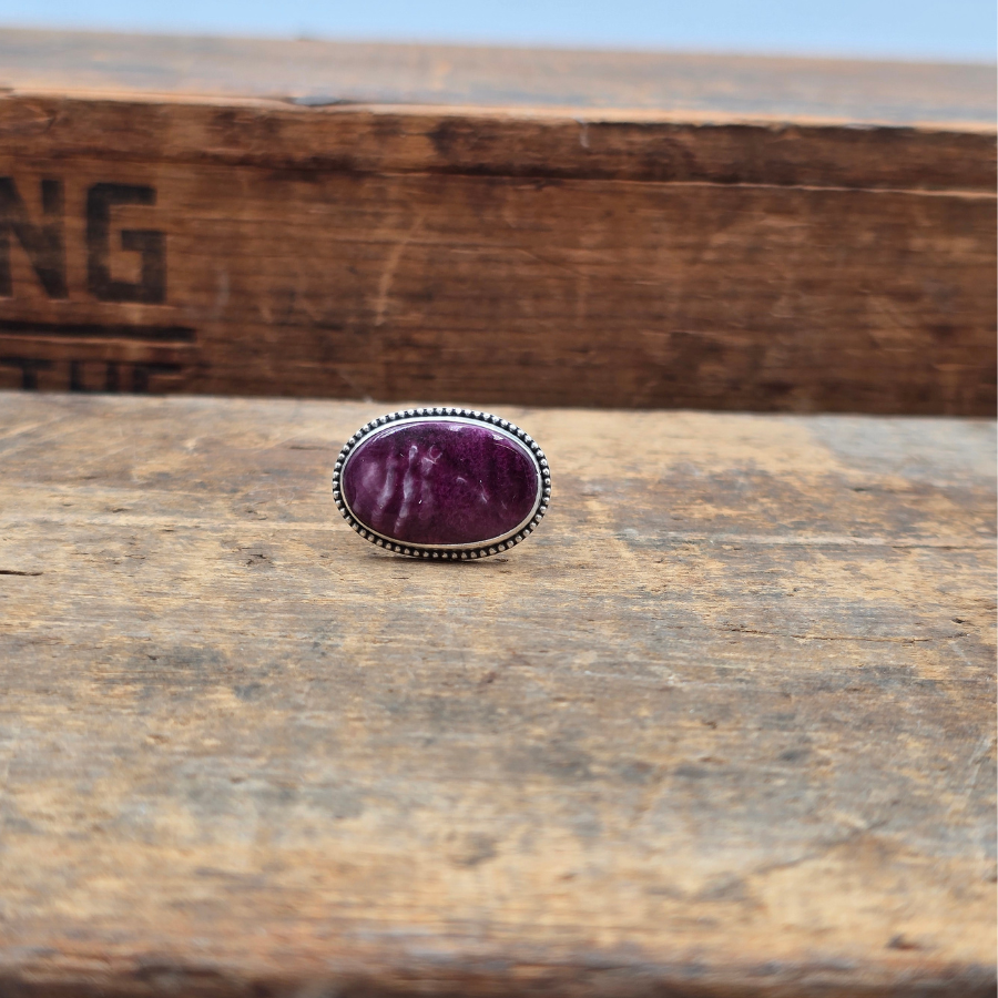 Purple Spiny Oyster Oval Ring