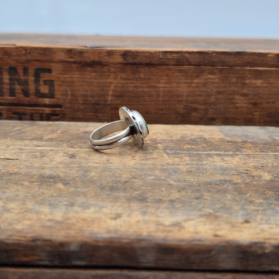 Royston Ribbon Oval Ring