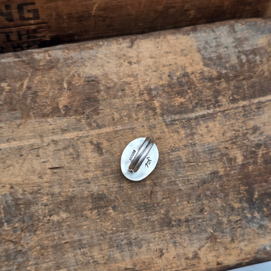 Royston Ribbon Oval Ring