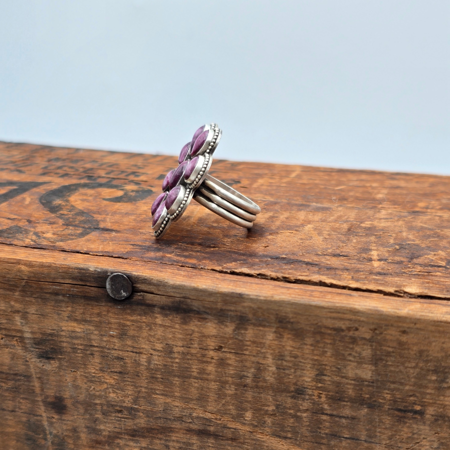 Purple Spiny Oyster Flower Ring