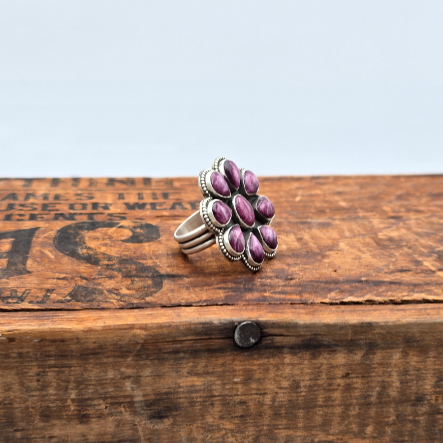 Purple Spiny Oyster Flower Ring