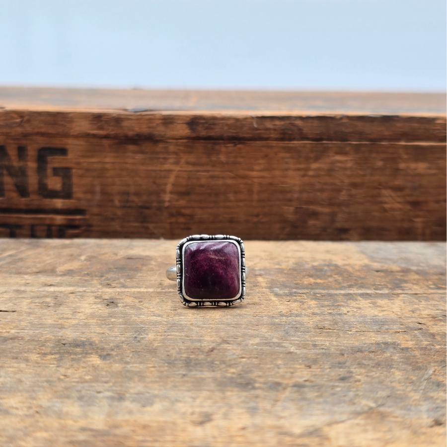 Purple Spiny Oyster Square Ring