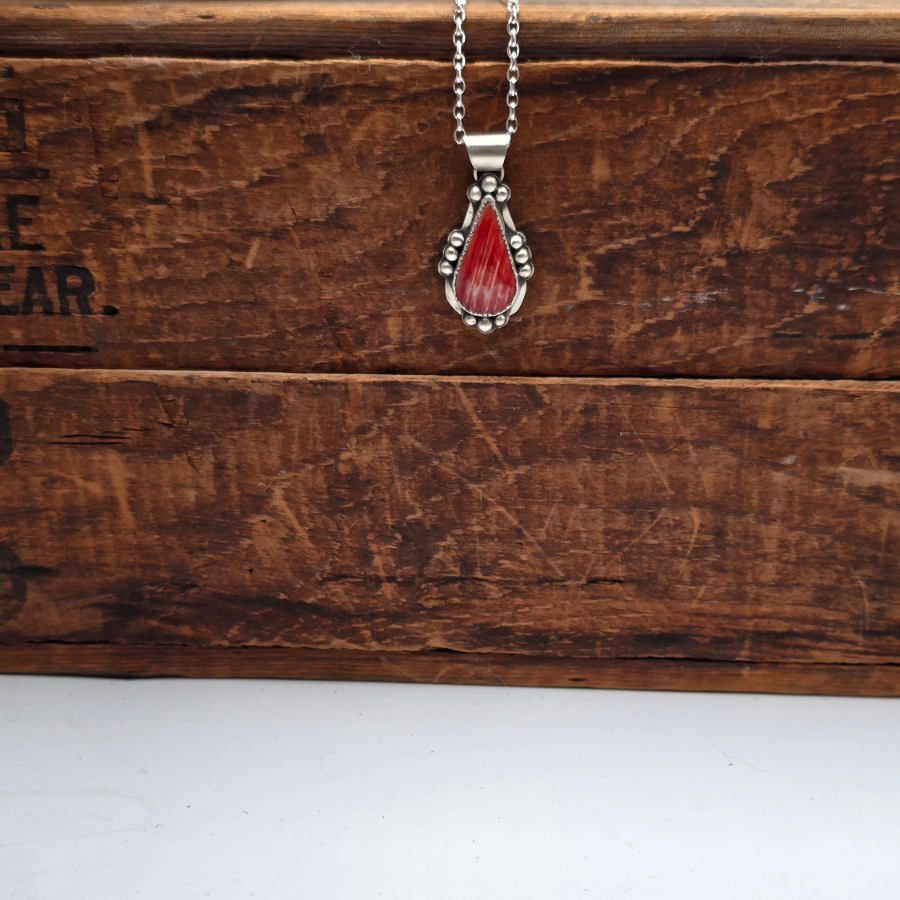 Spiny Oyster Teardrop Necklace