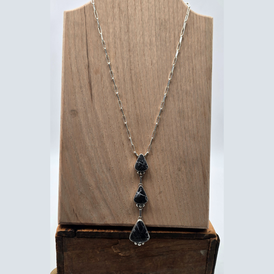 White Buffalo 3 Stone Lariat